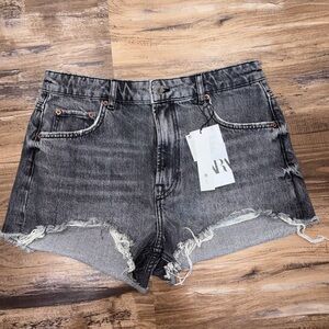 Zara The High Waist Short in Arctic Grey sz 10 NWT distressed